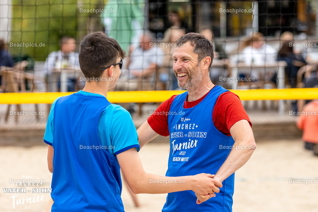 2022-00063090-Vater-Sohn-Turnier-Turnierbilder-2 | 26.05.2022; Berlin Foto: Gerold Rebsch - www.beachpics.de