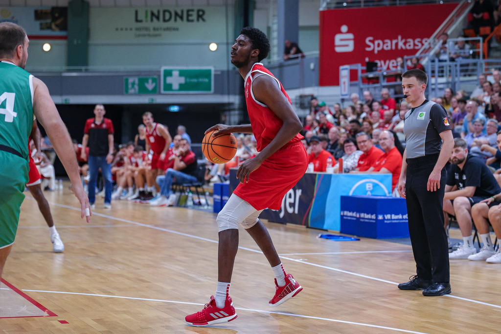 BAYER GIANTS vs VET-CONCEPT Gladiators Trier Test-106 | Fotos von Basketballspielen aus dem Raum NRW fotografiert von Gero Mueller-Laschet und Daniel Schaefer - Realisiert mit Pictrs.com