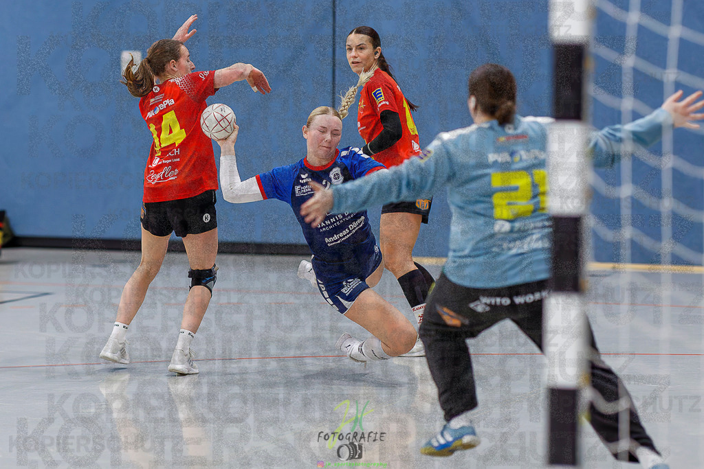 Frauen Regionalliga (HHV); HSG Wettenberg - TV Hüttenberg | Frauen Regionalliga (HHV); HSG Wettenberg - TV Hüttenberg am 06.12.2025 in Launsbach (Wettenberg) (Halle GS Launsbach (Wettenberg))Photo © 2025 - Jörg Heinrich - Realisiert mit Pictrs.com