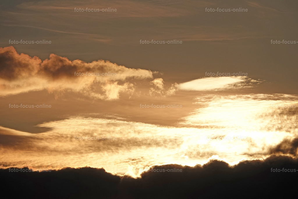 Spectacular almost spiritual sunset on the beach of Liepja | foto-focus-online