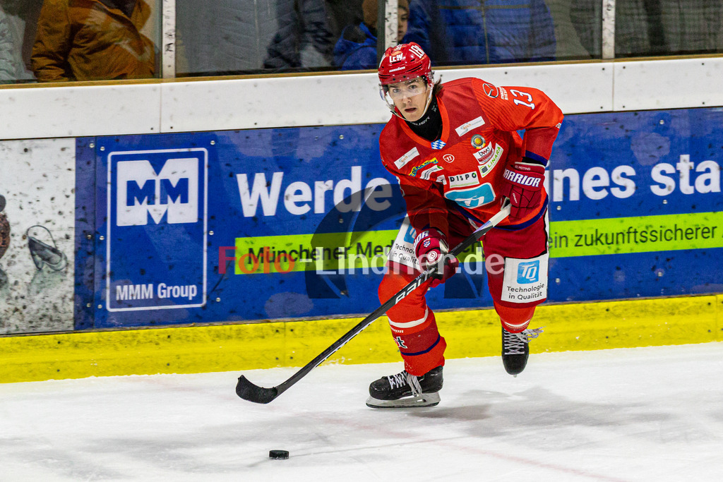 EC Peiting vs Blue Devils Weiden | Eishockey Oberliga Süd 2023/2024, EC Peiting vs Blue Devils Weiden, 20240126,
Christian HANKE (ECP 13) in Aktion,
2024-01-26 in Peiting (Eisstadion)
13 Christian HANKE (ECP 13)
Copyright: WolfgangxLindner foto-lindner.de