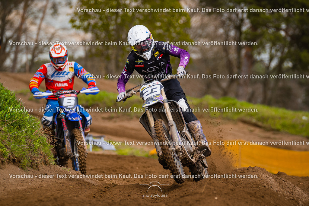 04_13_Bensdorf_MX1-3019 | Sportfotografin aus Berlin-Brandenburg mit Fokus auf Motocross. Ich halte deine sportliche Leistung und echte Emotionen auf und neben der Strecke professionell fest. Entdecke die Fotos von deinem Rennen und bestelle sie direkt hier im Shop.