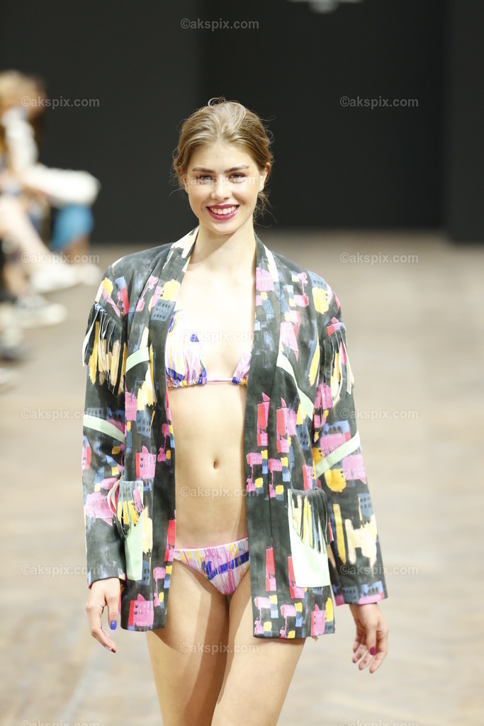 Malūne by Frida Weyer auf der  MBFW Spring/Summer 2023 | Mercedes-Benz Fashion Week (MBFW)  Frühling / Sommer 2023 im Hotel Telegraphenamt Berlin in Berlin-Mitte. Die Kollektionen von Malūne by Frida Weyer auf der MBFW Spring/Summer 2023. Das Bild zeigt Models mit der Kollektion von Malūne by Frida Weyer.