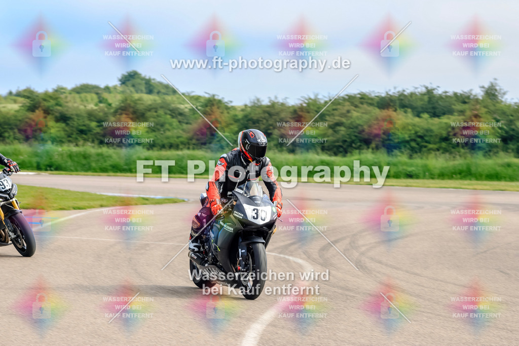 MotoTeam-8164 | Hier findet Ihr Bilder von Touristenfahrten auf der Nürburgring Nordschleife oder von anderen Veranstaltungen die ich besucht habe. Viel Spass beim Durch Schauen 