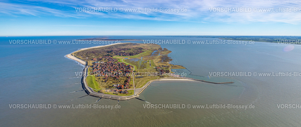 Aurich251105045Baltrum-2 | Luftbild, Gesamtansicht der Ostfriesischen Insel Baltrum, Hafen Baltrum und Hafenmole, Fernsicht und blauer Himmel mit Horizont, Baltrum, Norddeutschland, Ostfriesland, Niedersachsen, Deutschland