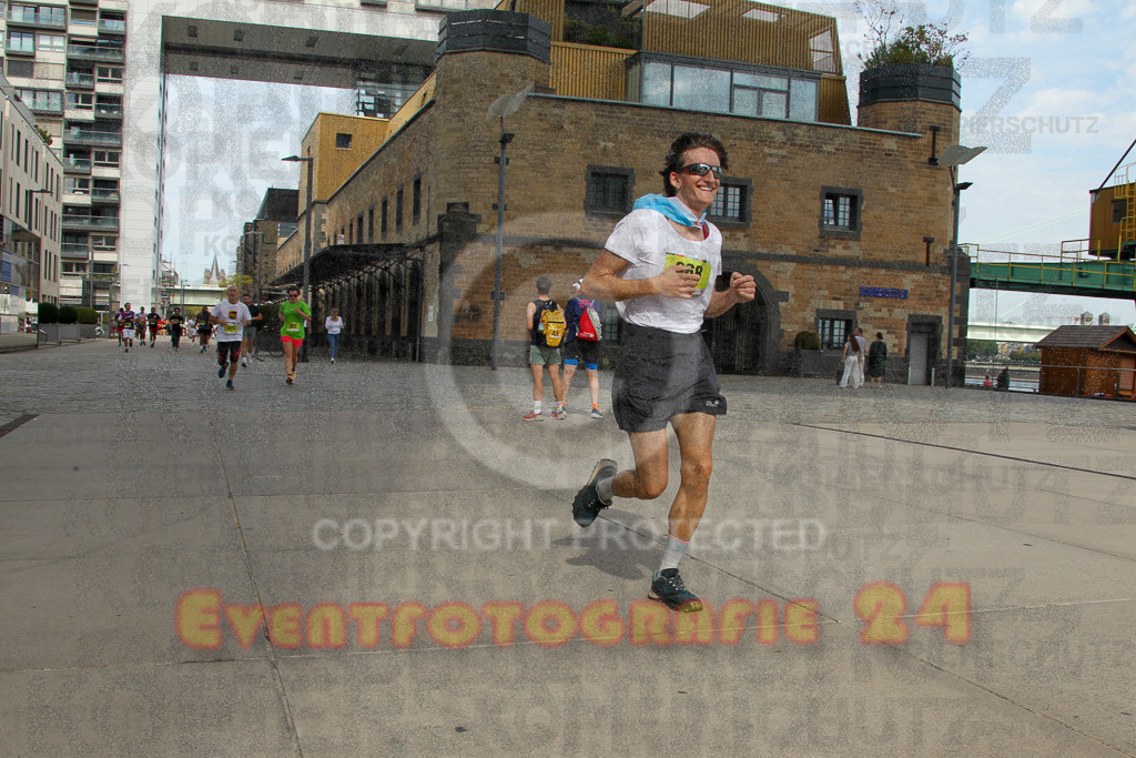 250920_1325_EV4_5467 | Sportfotografie im Rhein-Sieg Kreis, Köln, Bonn, NRW, Rheinland Pfalz, Hessen, etc. Unser Tätigkeitsfeld umfasst den Laufsport vom Volkslauf über den Marathon, Duathlon, Triathon bis zum Ultralauf wie Kölnpfad Ultra oder Schindertrail.