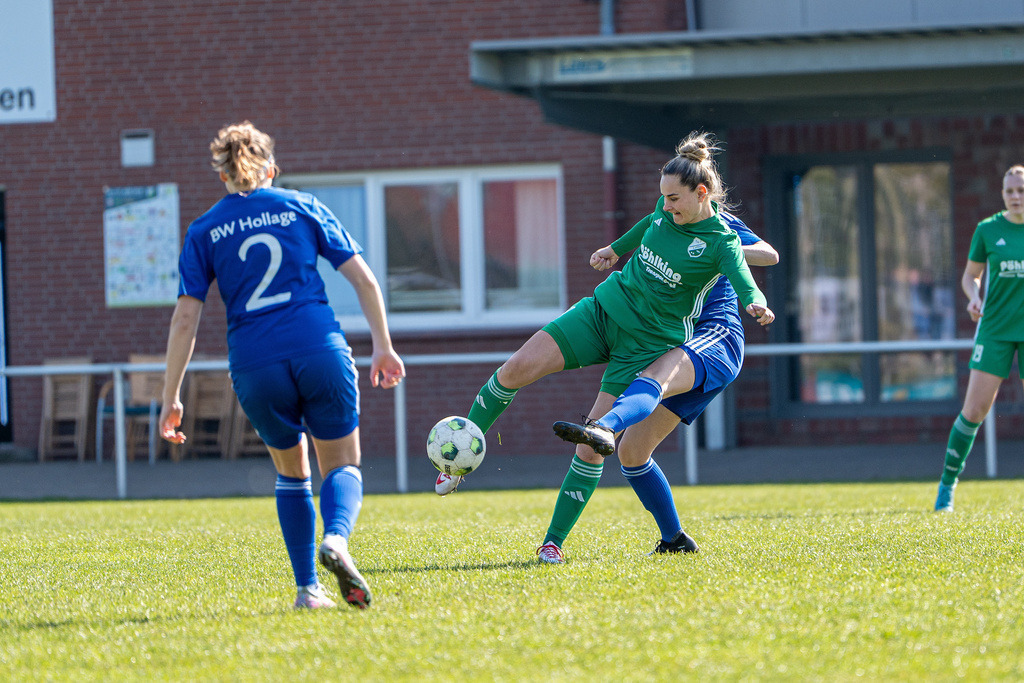 Fußball I Frauen I Saison 2025-2026 I Oberliga Niedersachsen I 17. Spieltag I TuS Lutten - BW Hollage I 12856 | jns.sportfotos - Realisiert mit Pictrs.com