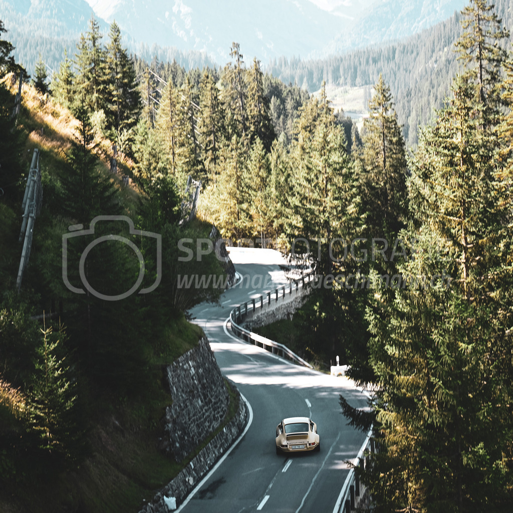 19. Arosa ClassicCar 2023 - 1. September 2023 | 19. Arosa ClassicCar 2023
Arosa, Schweiz
Scherer Fabio aus Engelberg mit der Startnummer 305 in einem Porsche 911 RSR, Jahrgang 1989, in der Klasse Competition.
@arosaclassiccar, @arosa.official, #arosaclassiccar, #arosa, #76curves, #classiccar
Bild: Sportfotografie Markus Aeschimann | www.markus-aeschimann.ch - Realisiert mit Pictrs.com