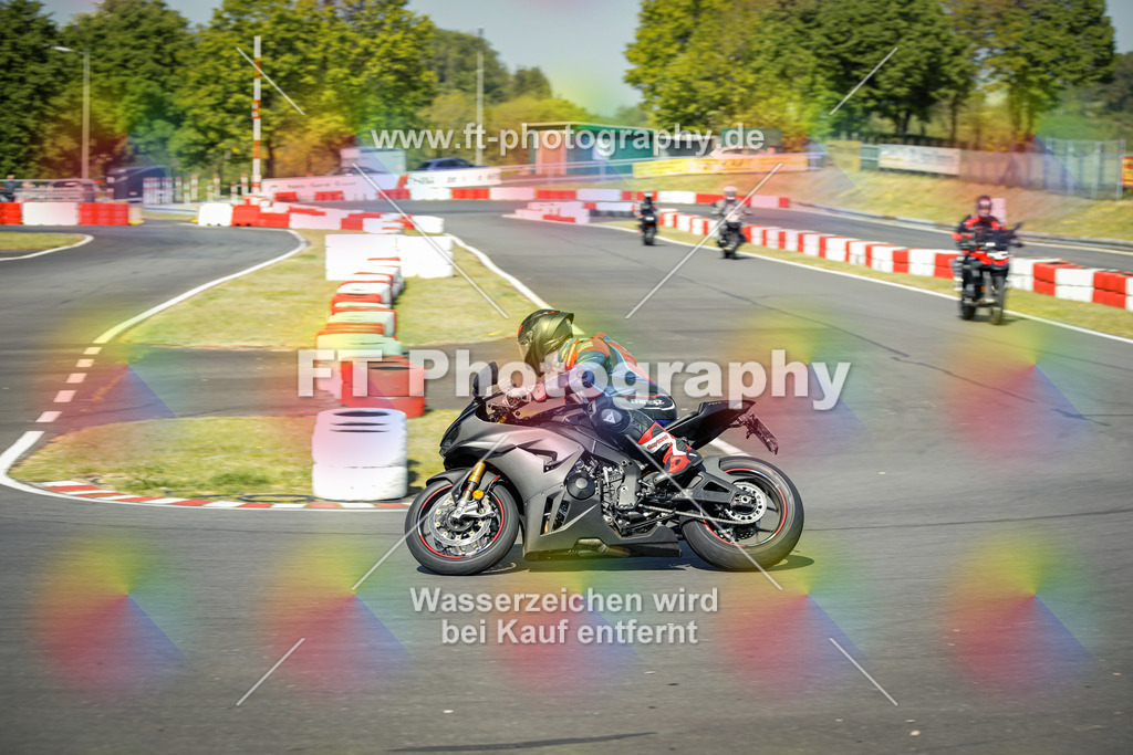 OBK_Mai_Justin_Uwe-10456 | Hier findet Ihr Bilder von Touristenfahrten auf der Nürburgring Nordschleife oder von anderen Veranstaltungen die ich besucht habe. Viel Spass beim Durch Schauen 