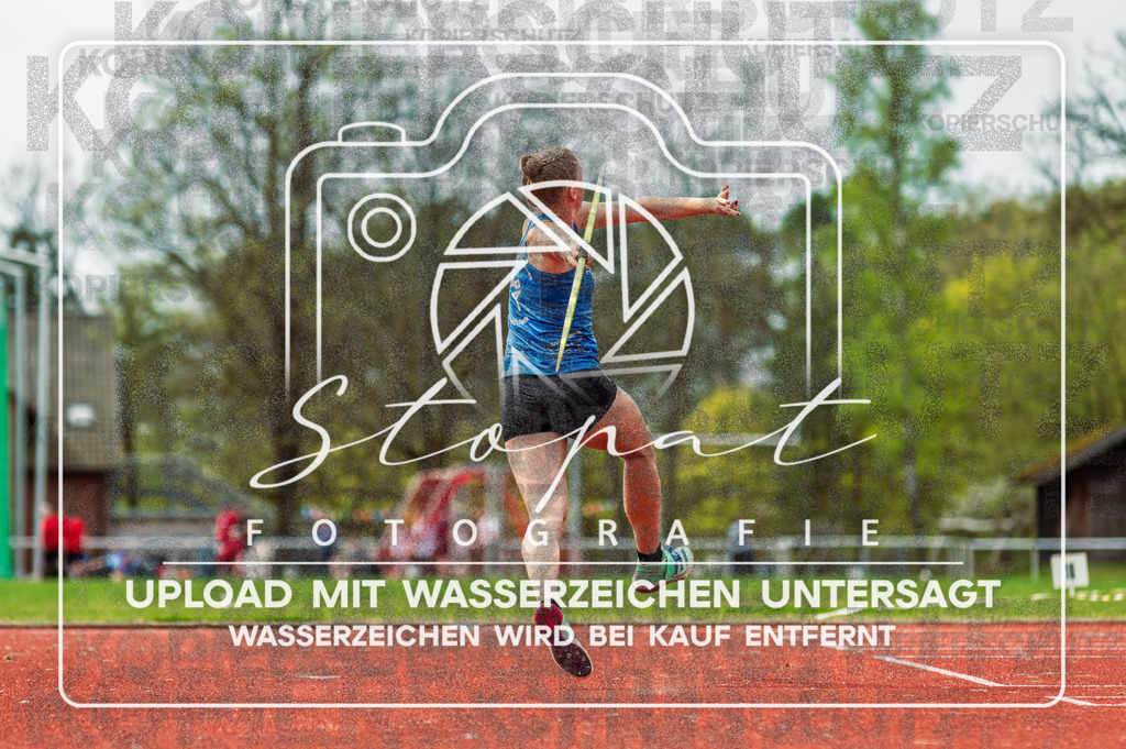 KMHK-1090 | Svea Funck (TV Jahn Walsrode (NI)) bei den Kreismeisterschaften Leichtathletik-Wurf Heidekreis 2026 im Boehmewaldstadion, Soltau (Simon Paul Stopat) - Realisiert mit Pictrs.com