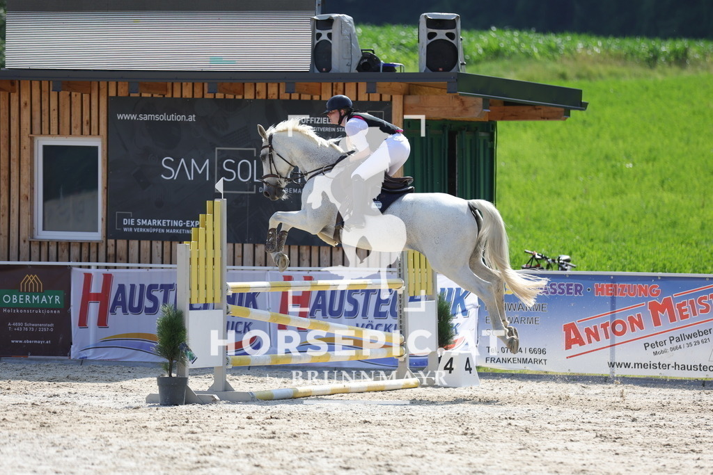 0P6A0656 | Willkommen bei Brunnmayr - Design & Fotografie – Ihrem Spezialisten für Reitturniere und Pferdeveranstaltungen in Oberösterreich, Salzburg und Bayern! Seit über 17 Jahren sind wir leidenschaftlich dabei.