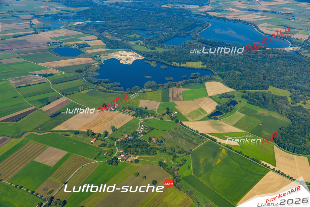 Das Luftbild zeigt : Moos Burgheim - Die Luftaufnahme wurde 2024 vom UL-Flugzeug aus erstellt ( keine Drohne ) - Hochauflösende Luftaufnahme - Für grossformatige Ausdrucke geeignet. Die Geschenkidee !Mit Lizenz und Bildrechte bestellbar