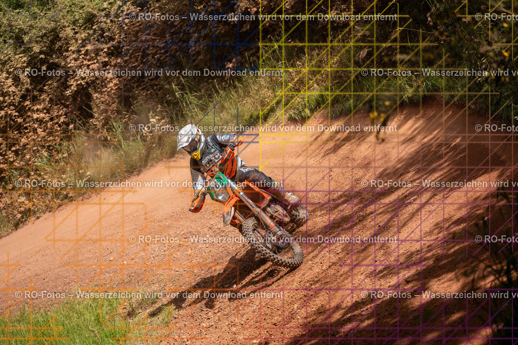Wolfshausen 5 Lauf -364 | Sportfotografie von RO-Fotos: Motorsport, Motocross, Enduro, Laufveranstaltungen und Triathlon. Professionelle Fotos von Sportlern und Events. - Realisiert mit Pictrs.com