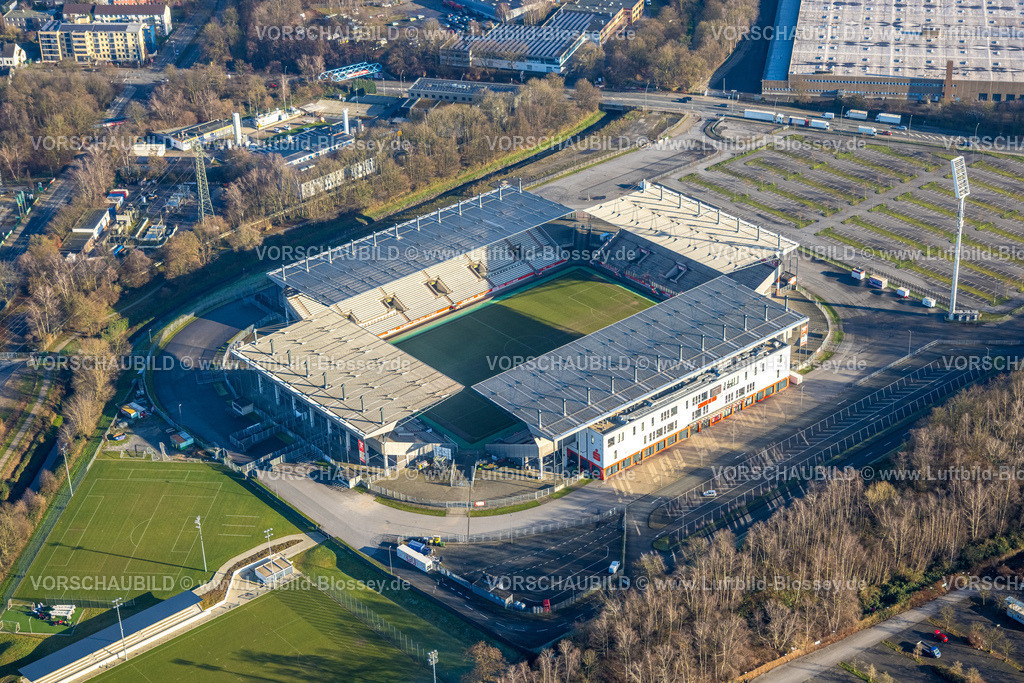 Essen241201677RWE-StadionAnDerHafenstrasse | Luftbild, Fußballstadion an der Hafenstraße des Clubs Rot-Weiss Essen,3. Bundesliga , Essen-Borbeck, Tribünen, ,Essen, Ruhrgebiet, Nordrhein-Westfalen, Deutschland