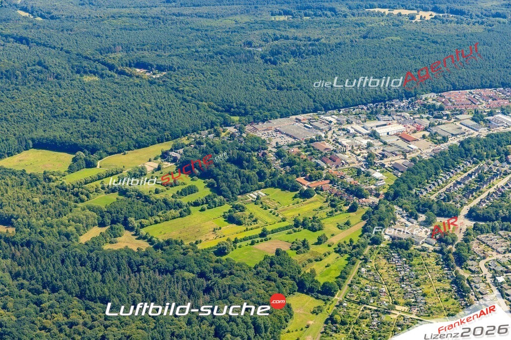 Luftaufnahme Wesloe Lübeck - Die Luftaufnahme wurde 2025 vom UL-Flugzeug heraus erstellt ( ohne Drohne ) - Hochauflösende Luftaufnahme - für professionelle Ausdrucke geeignet. Die Geschenkidee !Mit Lizenz und Bildrechte bestellbar