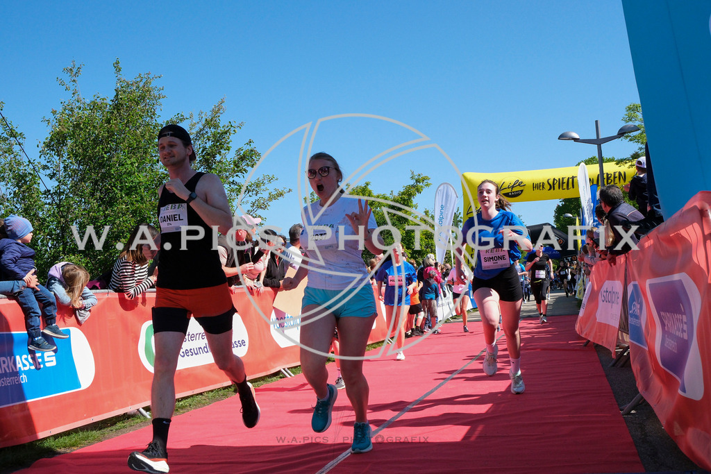 ..... | LINZ,AUSTRIA,27.April 24, Int. 3 Brückenlauf Linz  , Image shows: Photo: WAPICS / Michael ring