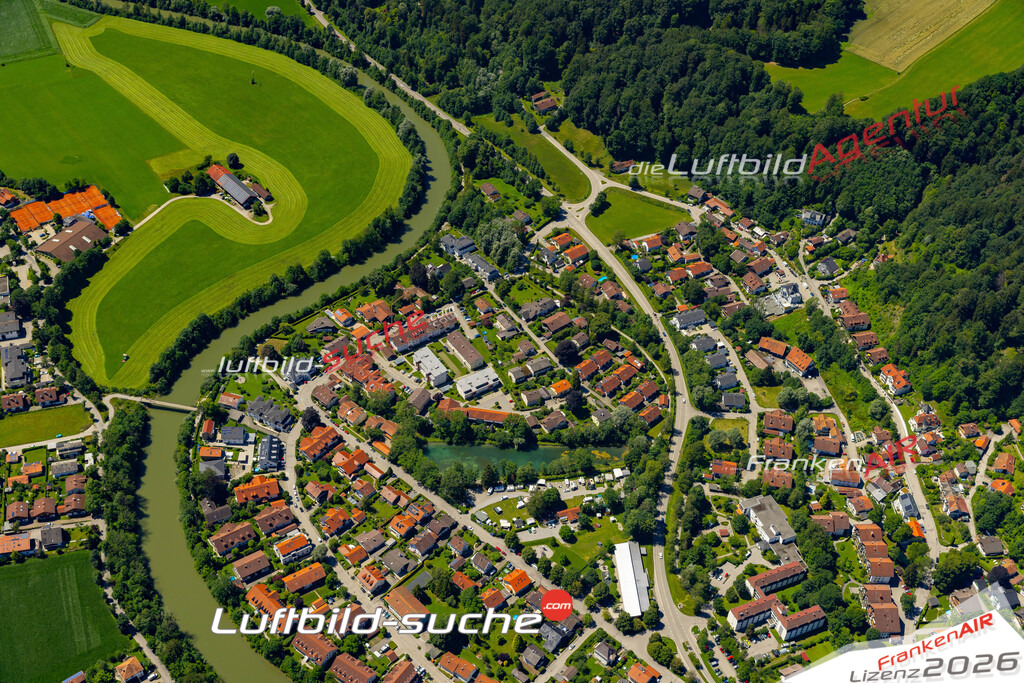 Das Luftbild der Stadt Wolfratshausen wurde 2022 vom Flugzeug heraus erstellt (keine Drohnen-Aufnahmen) Aufnahmehöhe ca.450 Meter- hohe Bildauflösung und Druck-Qualität. Garantiert!