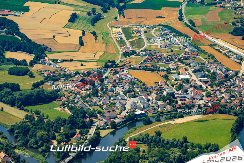 Die Luftaufnahme Mitterdorf - Roding wurde 2022 vom Flugzeug aus (keine Drohne) erstellt. Hohe Auflösung -für große Poster und Wandbilder geeignet - Garantiert!