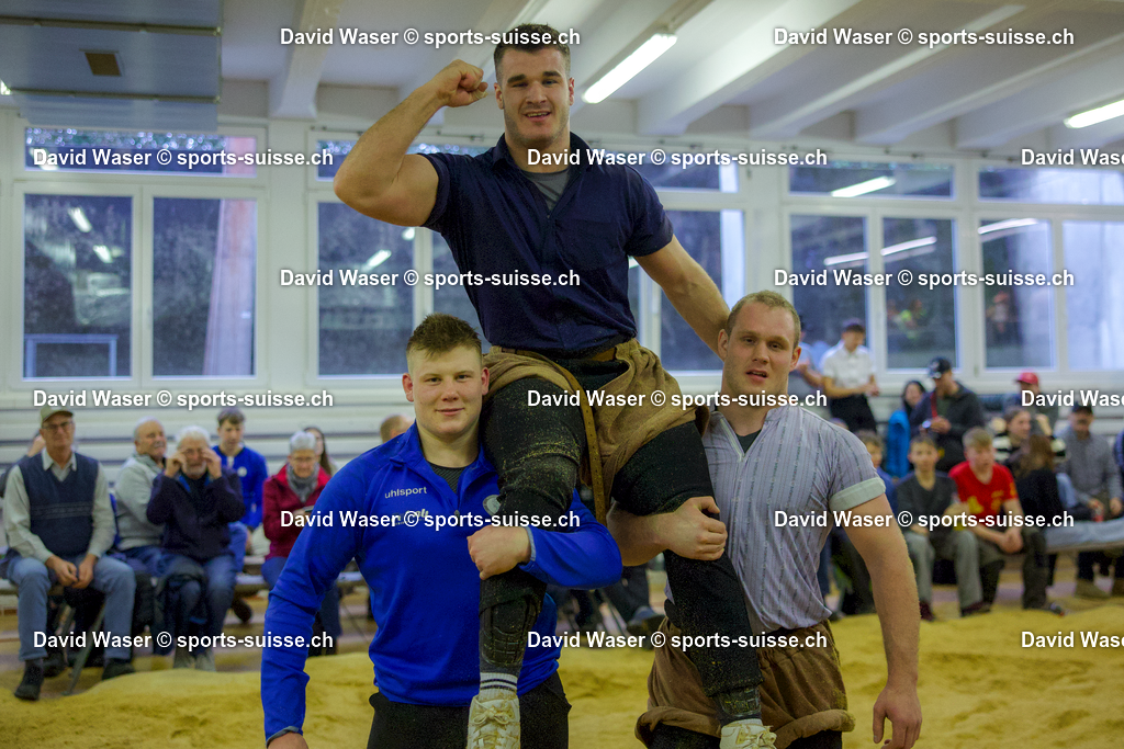 26.02.14 Schlussgang Tschumi Daniel _ sur Tschumi Lukas ___ Hallenschwinget Kirchberg (Lueg-Cup)  Bild Waser David) (4) | 26.02.14 Schlussgang Tschumi Daniel * sur Tschumi Lukas *** Hallenschwinget Kirchberg (Lueg-Cup)  Bild Waser David)