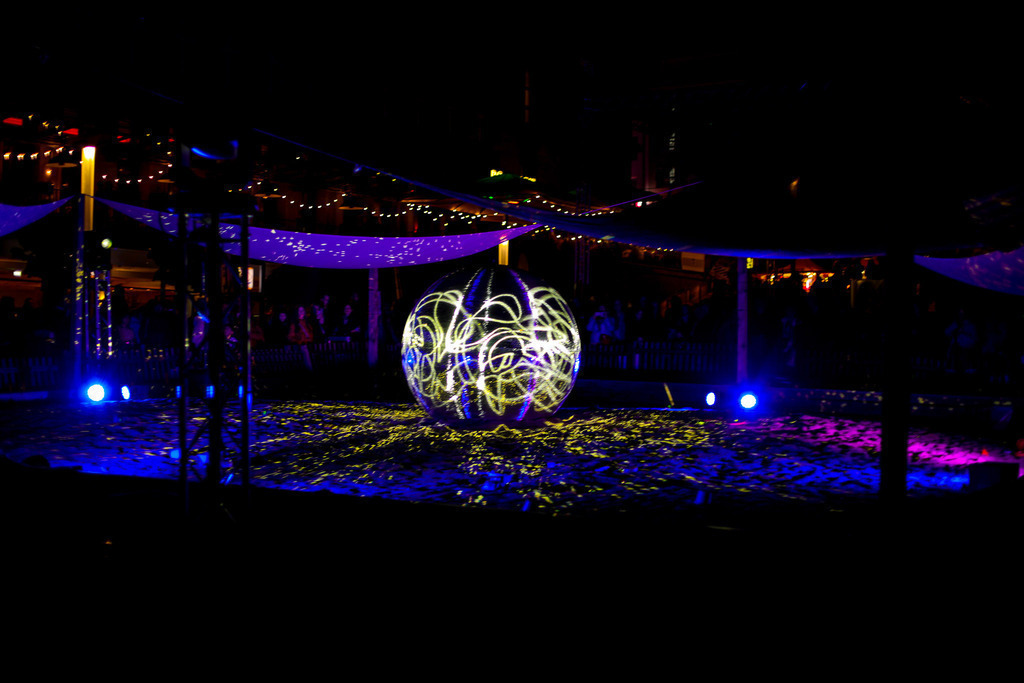 07 Mirror Mirror on the Ball_012 | Bildergalerie von Sport-Ereignissen aber auch von weiteren spannenden Dingen - nicht nur vom Niederrhein. In Anlehnung an den bekannten Spruch von Hanns Dieter Hüsch heißt das Motto: "Niederrhein ist überall".  - Realisiert mit Pictrs.com