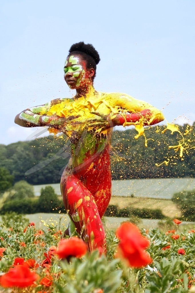 BodyArt-MOHNSPLASH_8978c2-2 | #005 | Modell: Clémentine | Foto: Tschiponnique Skupin  - Realisiert mit Pictrs.com
