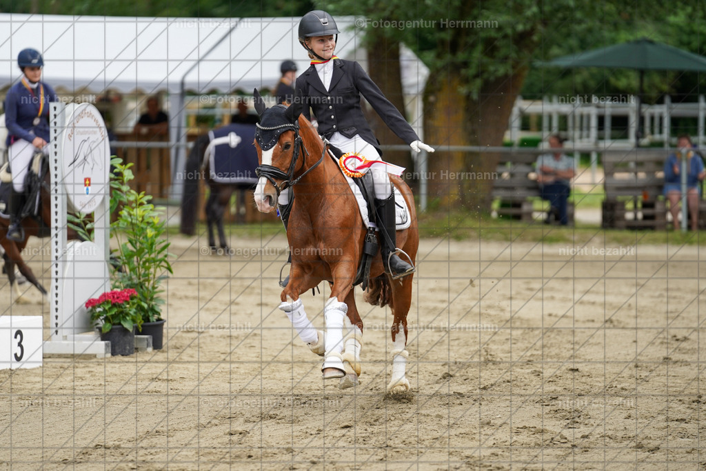 20240630-FAH02616 | Turnierbilder Schwabmünchen, Dressurbilder, Springreitturnier, Reitsportbilder, Turnierfotografen Bayern, Turnierfotograf