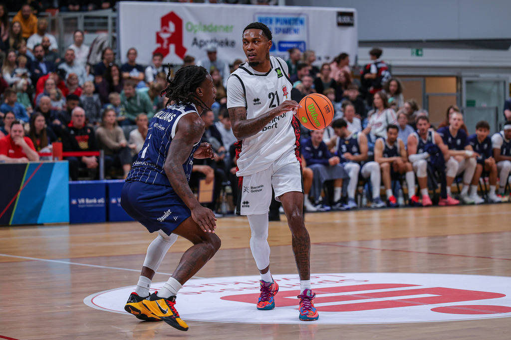 BAYER GIANTS vs VfL Sparkassenstars Bochum-16 | Fotos von Basketballspielen aus dem Raum NRW fotografiert von Gero Mueller-Laschet und Daniel Schaefer - Realisiert mit Pictrs.com