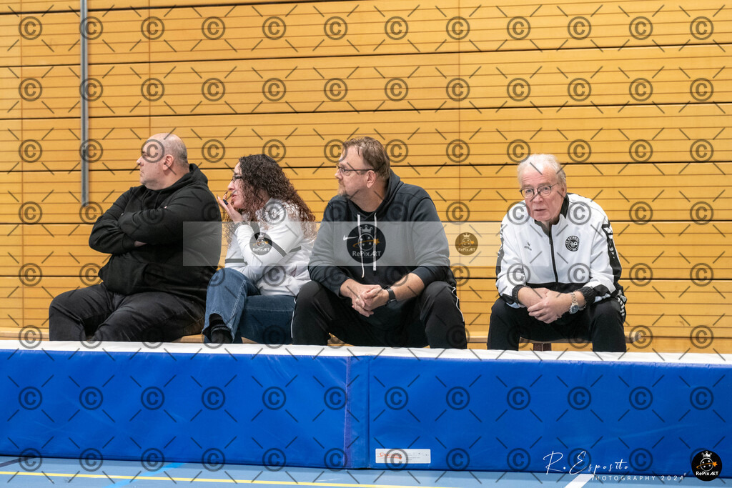 20241130_FCR-Hallenturnier-D-2_038 | Sport und Naturfotografie von Roberto Esposito zeigt echte Momente Bewegung und die Schönheit der Natur. Ausdrucksstarke Bilder schaffen Emotionen.