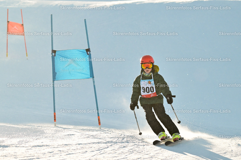SRF_25.12.2025_0306 | Skirennfotos,Serfaus,Fiss,Ladis,Kinderskirennen,Winter,Tirol,Oberland,skirace,SFL,feelfree,weil wir's genießen,ski,Ski,skifahren,Sonnenplateau, - Realisiert mit Pictrs.com