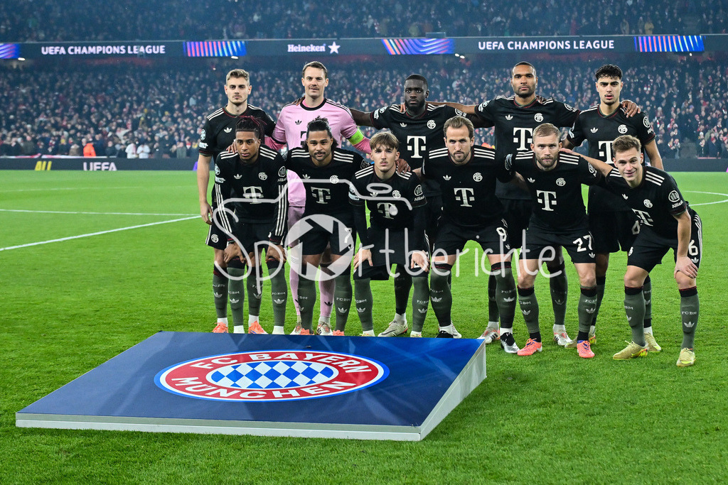 Arsenal FC - FC Bayern München | LONDON, ENGLAND - 26. NOVEMBER: im Bild die Startelf der Bayern in London mit Josip STANISIC (FC Bayern Munich 44), Manuel NEUER (FC Bayern Munich 1), Dayot UPAMECANO (FC Bayern Munich 2), Jonathan TAH (FC Bayern Munich 4), Josip STANISIC (FC Bayern Munich 44), Michael OLISE (FC Bayern Munich 17), Serge GNABRY (FC Bayern Munich 7), Lennart KARL (FC Bayern Munich 42), Harry KANE (FC Bayern Munich 9), Konrad LAIMER (FC Bayern Munich 27) und Joshua KIMMICH (FC Bayern Munich 6) beim Ligaspiel zwischen Arsenal London und dem FC Bayern München am 5. Spieltag der UEFA Champions League im Emirates Stadium am 26.11.2025