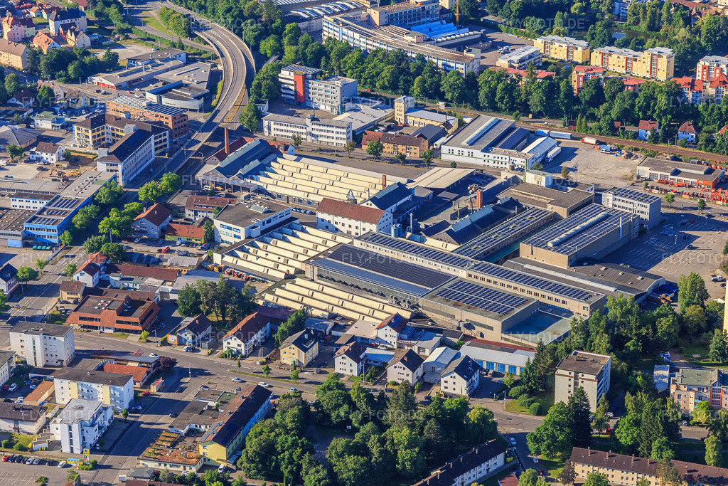 Luftbild: Industriegebiet Goldenbühlstraße mit AGVS Aluminium Werke GmbH Villingen, im Ortsteil Villingen in Villingen-Schwenningen im Bundesland Baden-Württemberg in Deutschland. Foto: IMG_149222.jpg vom 29.06.2025 durch Werner Riehm/FLY-FOTO.deWWW.AGVS.DE