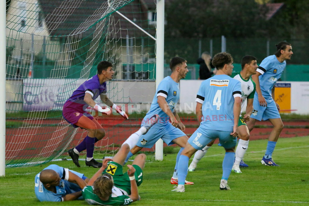VST Völkermarkt - SVG Bleiburg 2-2, Kärntner Liga 2. Runde | Raphael Huber (SVG Bleiburg #4) Alexander Hautz (SVG Bleiburg #1) Miha Vidmar (SVG Bleiburg #16) VST Völkermarkt - SVG Bleiburg 2-2 am 08.08.2023 in Völkermarkt
(Lilienberg Arena), Austria, (Photo by Ernst Krawagner sport-fan.at) - Realisiert mit Pictrs.com