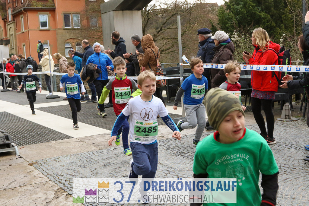 AOK JuniorCup 400m | 3Koenigslauf 2023 - Realisiert mit Pictrs.com