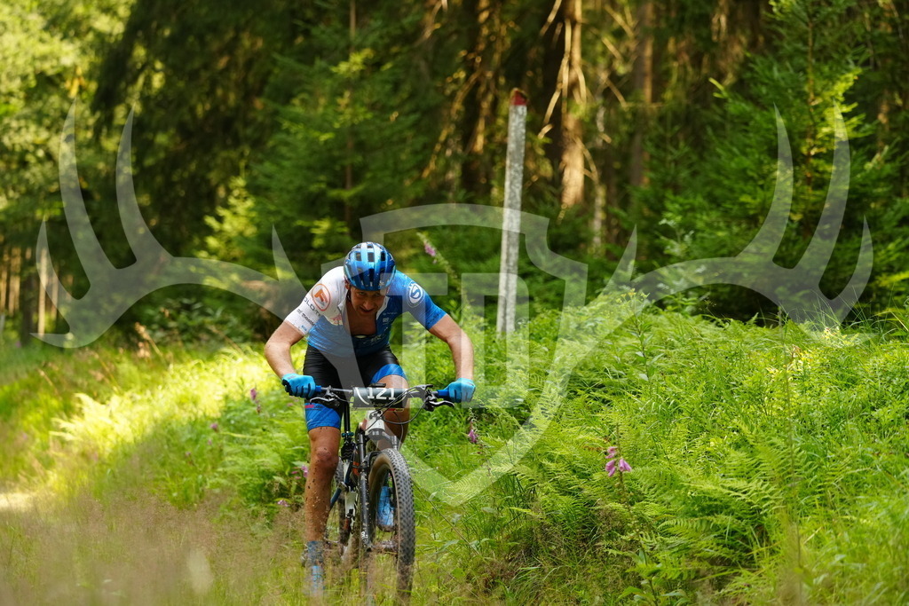 FC103312 | Fotogalerie der Treibjagd im Dunkelwald - Dein MTB Etappenrennen im Erzgebirge - Realisiert mit Pictrs.com