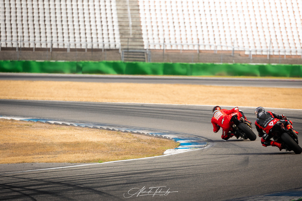 Ducati Trackday Hockenheimring 2026 | Entdecken Sie die faszinierende Welt von Alexander Tschuncky Arts: Kreative Fotografie, atemberaubende Automobilkunst und hochwertiger Bilderdruck. Lassen Sie sich inspirieren! - Realisiert mit Pictrs.com