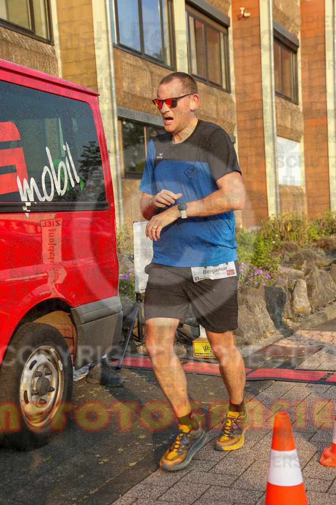 240802_1925_EX1_6415 | Sportfotografie im Rhein-Sieg Kreis, Köln, Bonn, NRW, Rheinland Pfalz, Hessen, etc. Unser Tätigkeitsfeld umfasst den Laufsport vom Volkslauf über den Marathon, Duathlon, Triathon bis zum Ultralauf wie Kölnpfad Ultra oder Schindertrail.