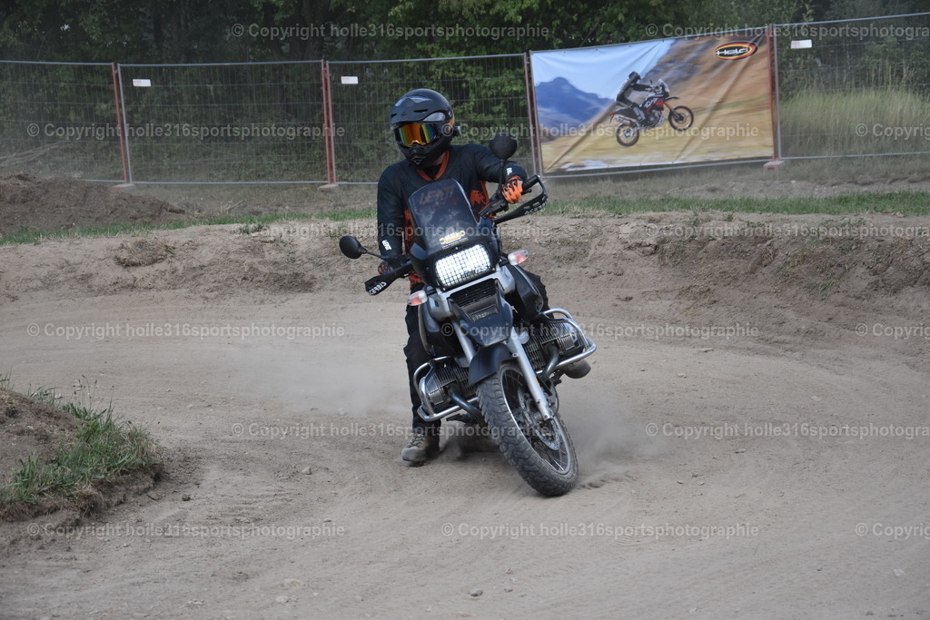 DSC_0507 | Sportfotografie , Motorsport, Motoross, Reitsport, Mointainbike, Enduro,
Landschaft , Outdoor, Eventfotografie, Landschaft, Bilder online bestellen - Realisiert mit Pictrs.com