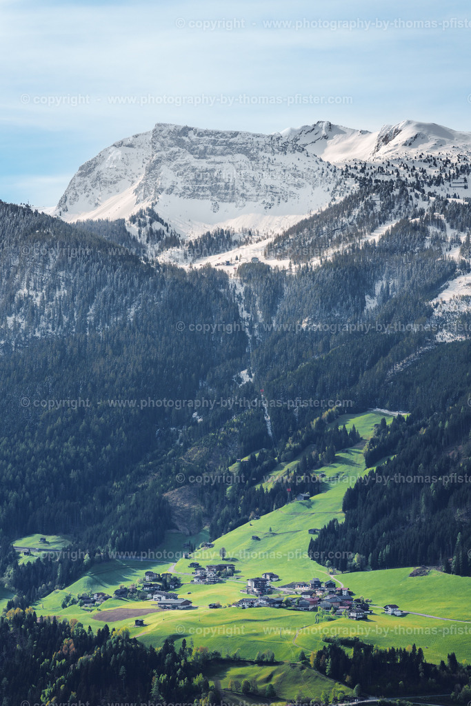 Blick vom Zellberg taleinwärts copyright  Thomas Pfister-2 | PHOTOGRAPHY BY THOMAS PFISTER