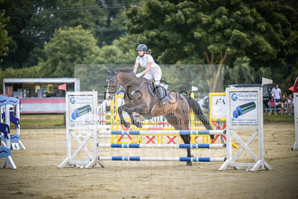 DOS_7091 | Entdecke hochwertige Reitturnierfotos von Foto Oger. Professionell, emotional und authentisch – jetzt Lieblingsmomente im Shop bestellen.Deutschlandweite Turnierfotografie. - Realisiert mit Pictrs.com