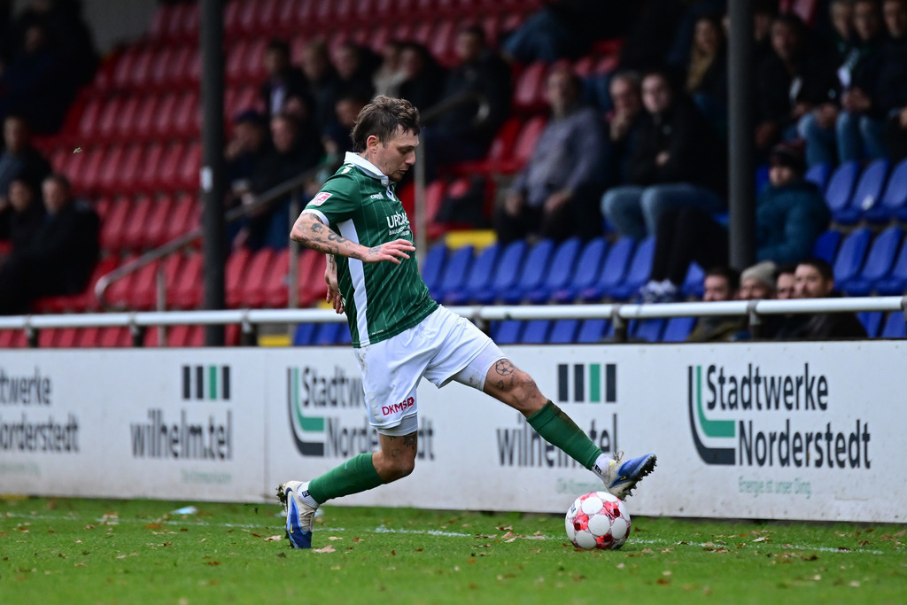 Fußball I Herren I Saison 2025-2026 I Regionalliga Nord I 21. Spieltag I FC St. Pauli II - VfB Lübeck | Fabian Istefo (19, VfB Lübeck) - Realisiert mit Pictrs.com