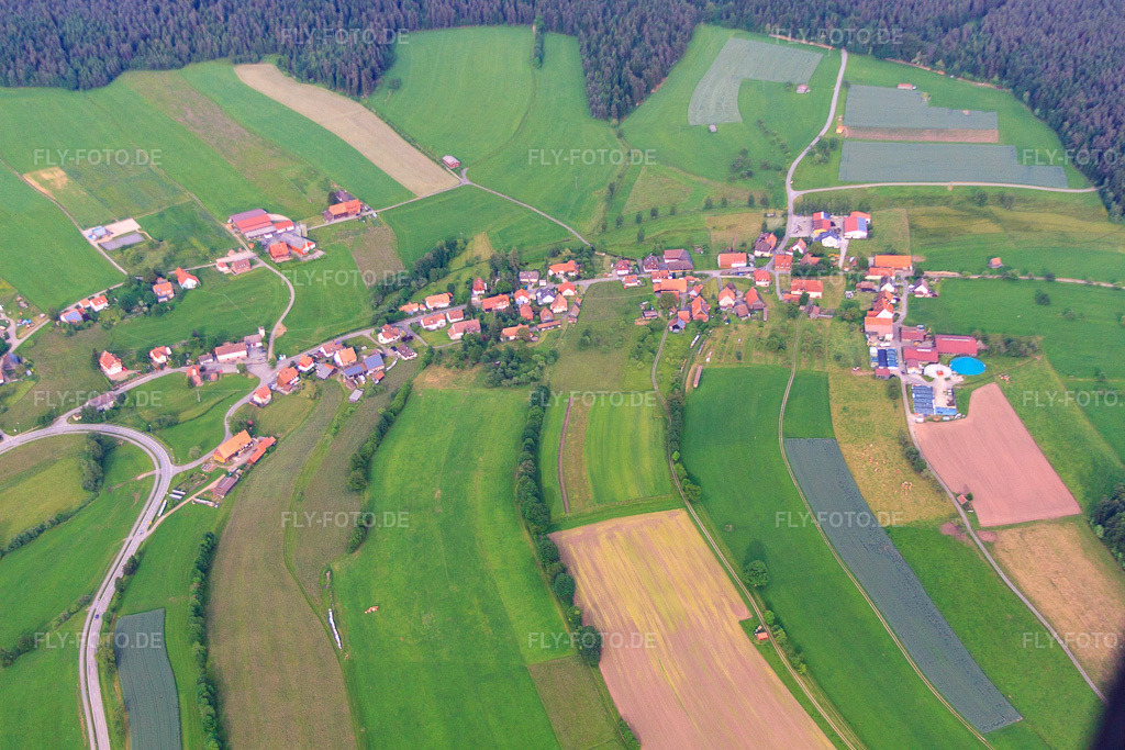 Luftbild: Zavelsteiner Straße im Ortsteil Würzbach in Oberreichenbach im Bundesland Baden-Württemberg in Deutschland. Foto: IMG_66803.jpg vom 07.06.2014 durch Werner Riehm/FLY-FOTO.de
