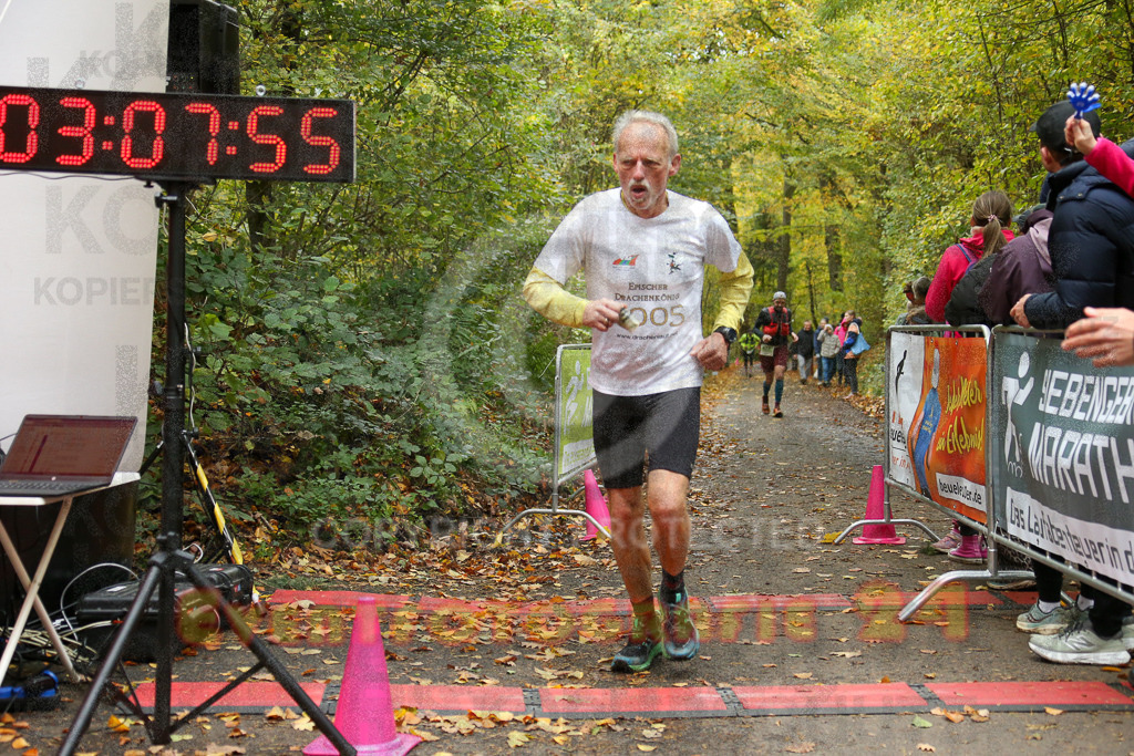 251026_1309_EX1_2693 | Sportfotografie im Rhein-Sieg Kreis, Köln, Bonn, NRW, Rheinland Pfalz, Hessen, etc. Unser Tätigkeitsfeld umfasst den Laufsport vom Volkslauf über den Marathon, Duathlon, Triathon bis zum Ultralauf wie Kölnpfad Ultra oder Schindertrail.