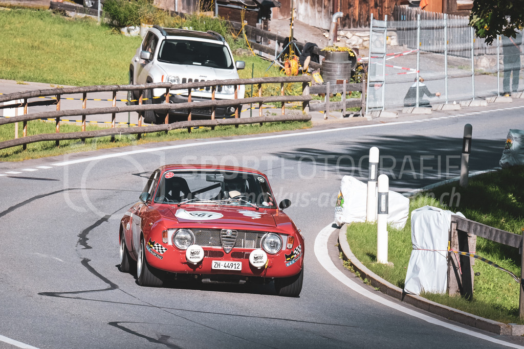 21. Arosa ClassicCar 2025 - 6. =September= 2025 | Michael Scheibler aus Müllheim Dorf (SUI) in einem Alfa Romeo GTA Junior Corsa aus dem Jahre 1968 mit Startnummer 261 am Arosa ClassicCar 2025 in der Kategorie Classic Trophy..@arosaclassiccar, @arosa.official, #arosaclassiccar, #arosa, #76curves, #classiccarBild: Sportfotografie Markus Aeschimann | www.markus-aeschimann.ch - Realisiert mit Pictrs.com