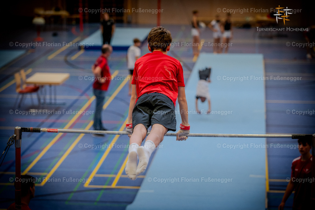 Promo-416 | "Fussifoto.com – Ihr Ansprechpartner für hochwertige Fotografie! Entdecken Sie kreative Bilder und professionelle Dienstleistungen. Kontaktieren Sie uns für Ihre Projekte!"