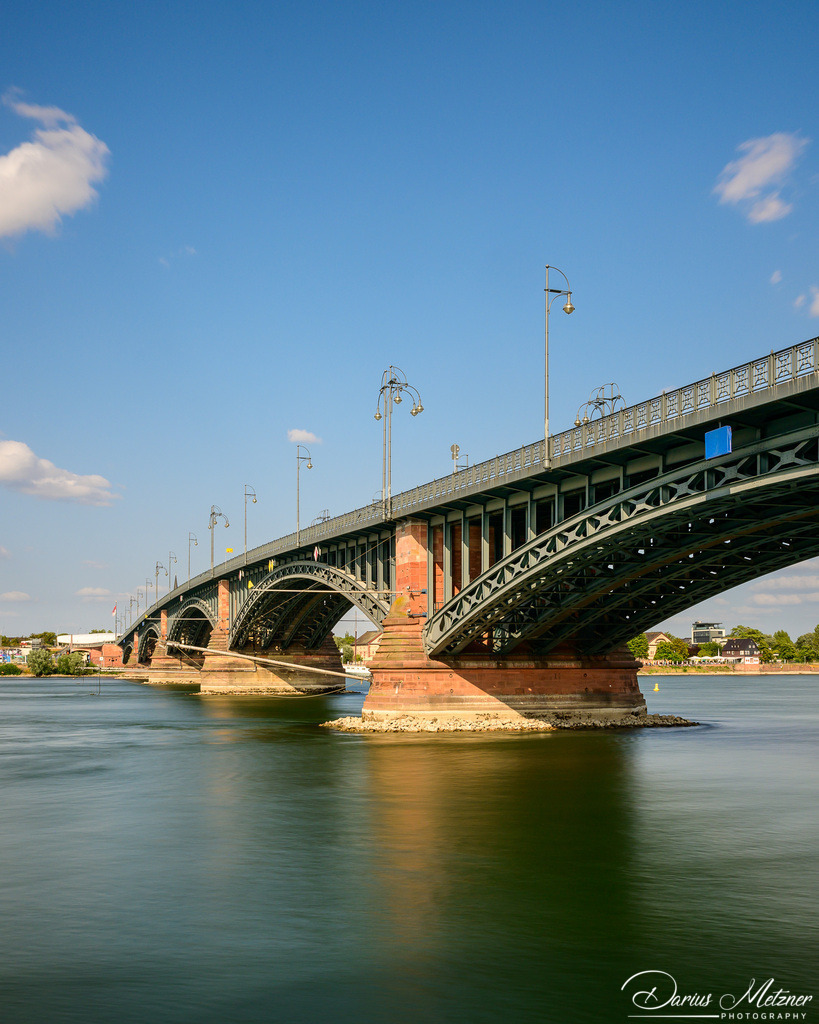 Die Theodor-Heuss-Brücke | Die Theodor-Heuss-Brücke zwischen Mainz und Mainz-Kastel