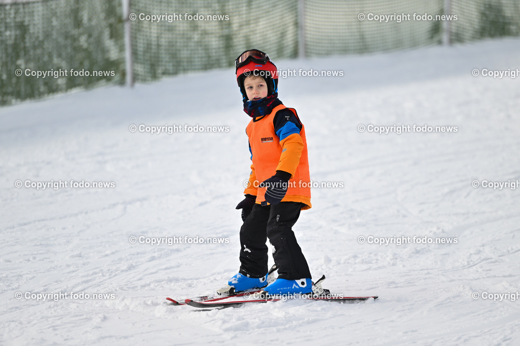 Hochficht_ Skigebiet_ Boehmerwald_ 04.02.2023-37 | 04.02.2023, Hochficht, AUT, Skigebiet Hochficht, Boehmerwald, im Bild Kinder bei Skifahren, Piste, Ski, Schnee, Skischule