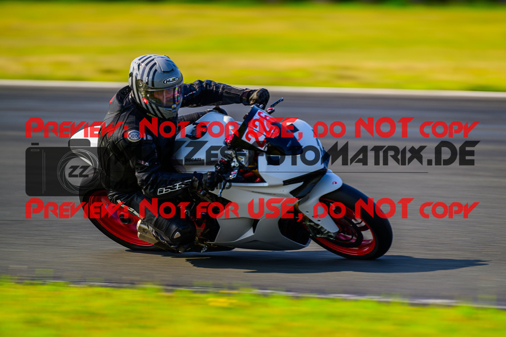 MaZZes_FotoMatrix_240725_6007705_6831 | ROT