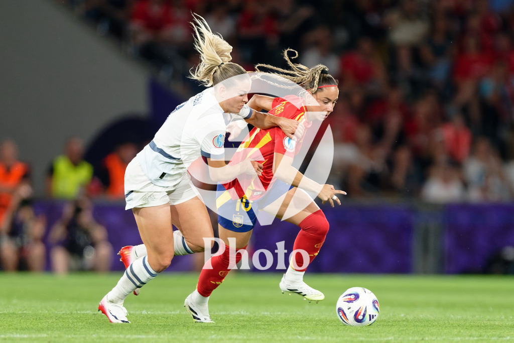 Spain v Switzerland - UEFA Women's EURO 2025 Quarter-Final | BERN, SWITZERLAND - JULY 18: Nadine Riesen of Switzerland (L) and Athenea of Spain (R) fight for possession  during the UEFA Women's EURO 2025 Quarter-Final match between Spain v Switzerland at Stadion Wankdorf on July 18, 2025 in Bern, Switzerland. (Photo by Giuseppe Velletri/Sports Press Photo/Getty Images)