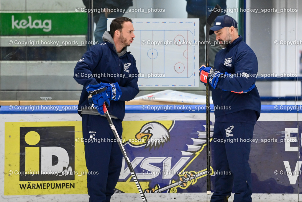 Eistrainig EC VSV mit Headcoach Pierre Allard | Marco Pewal Assistant Coach EC VSV,  Eistrainig EC VSV mit Headcoach Pierre Allard, 1. Eistrainig EC VSV mit Headcoach Pierre Allard am 02.12.2025 in Villach (Stadthalle Villach), Austria, (Photo by Bernd Stefan)