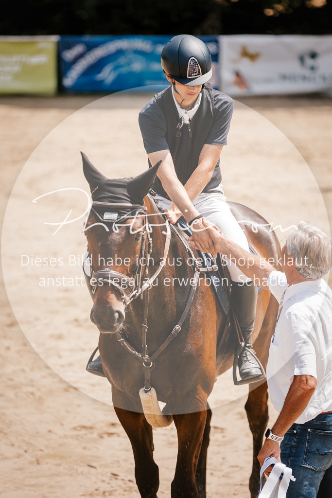 3I6A8127 | Stimmungsvolle Portraits und Reitsportfotografie im Ruhrgebiet und im Münsterland.

Pferdefotografie, Hundefotografie, Tierfotografie, Reportagen, Portraits von Tier und Mensch, Turnierfotografie in Bochum, Recklinghausen, Marl, Haltern am See, Dülmen.. - Realisiert mit Pictrs.com
